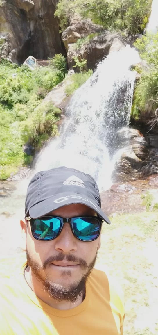 Photo of KheerGanga Waterfall - Half way By Sunny Sen
