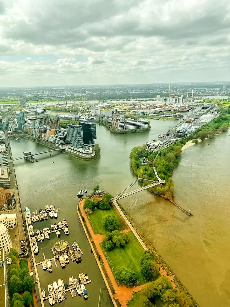 Photo of Düsseldorf By Chandan deep Kour