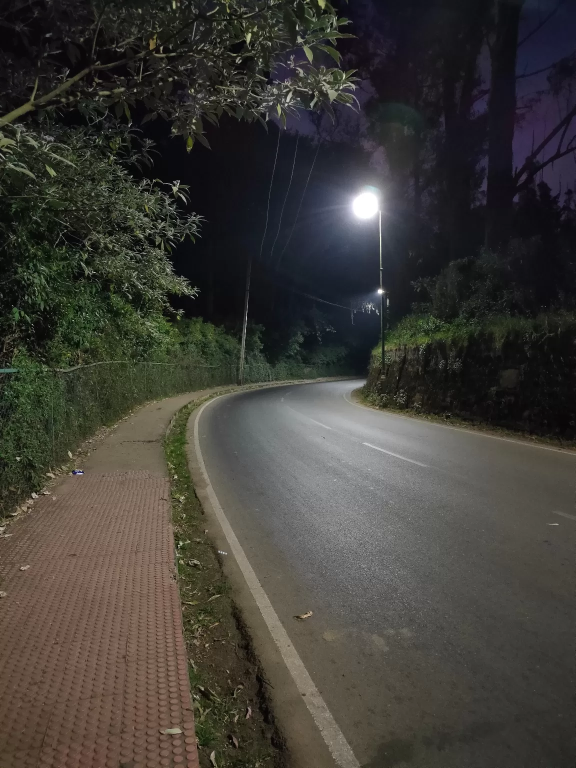 Photo of Ooty Bus Stand (Udhagamandalam) By Satvir Singh
