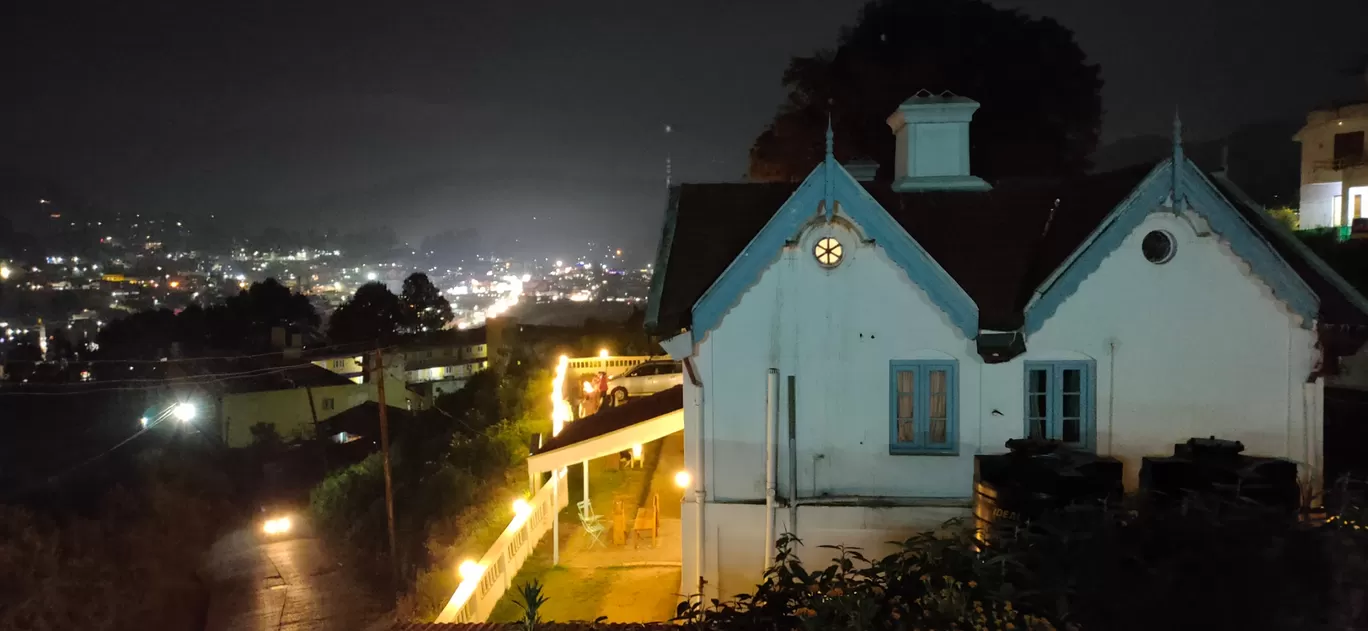 Photo of Ooty Bus Stand (Udhagamandalam) By Satvir Singh