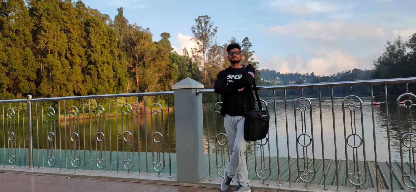 Photo of Ooty Bus Stand (Udhagamandalam) By Satvir Singh