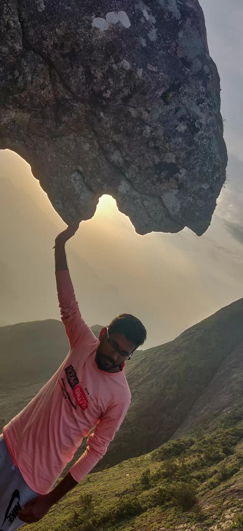 Photo of Kolukkumalai tiger face rock By athul