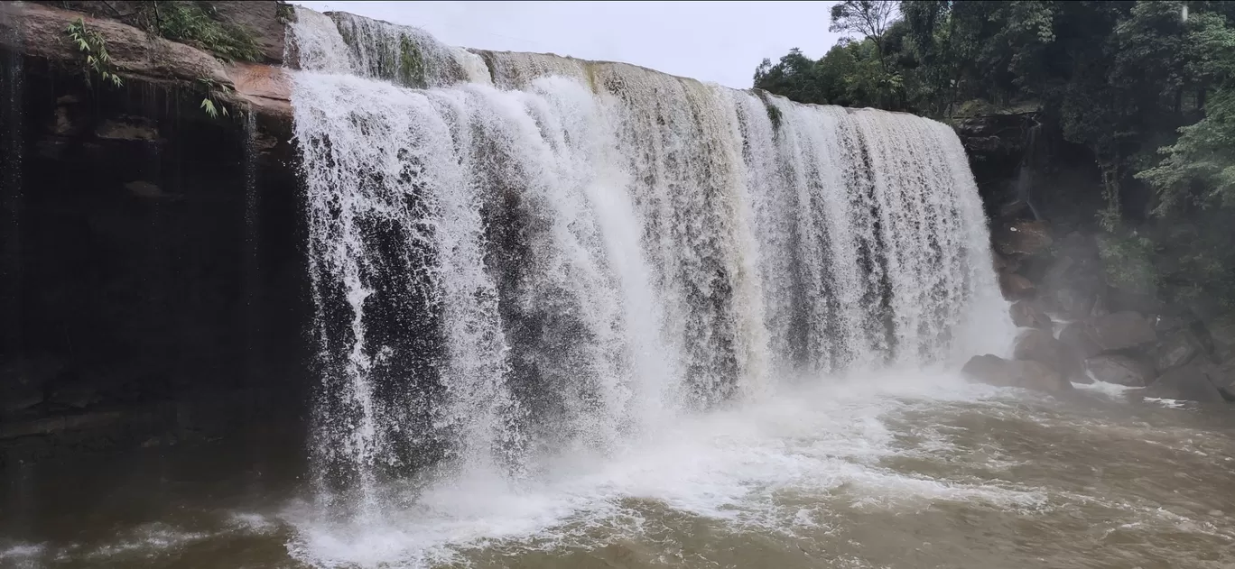 Photo of Krang Shuri Waterfall By M K