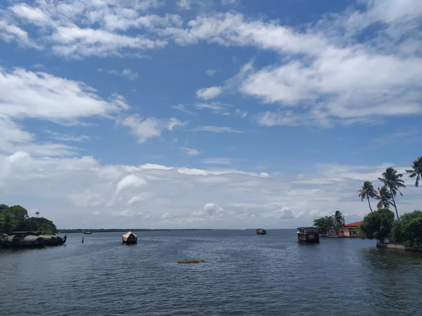 Photo of Punnamada Lake By Amitha Rose