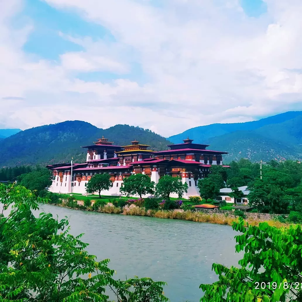 Photo of Bhutan By Bageshree S'wanshi
