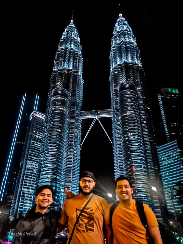 Photo of Petronas Twin Tower By Raabit Ahmad