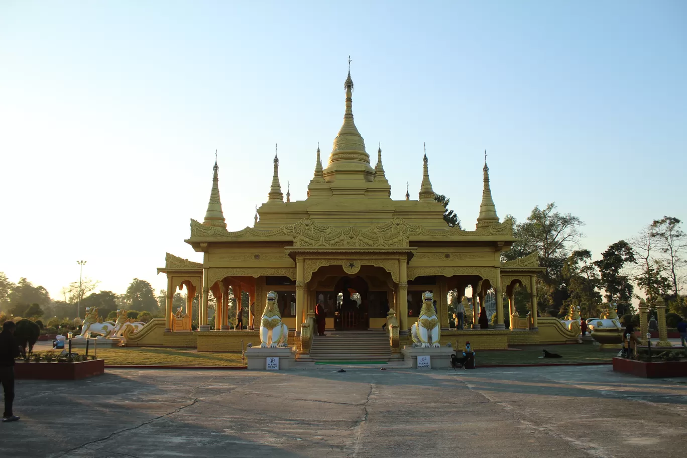 Photo of Golden Pagoda By MONALISA (hungrywanderer)