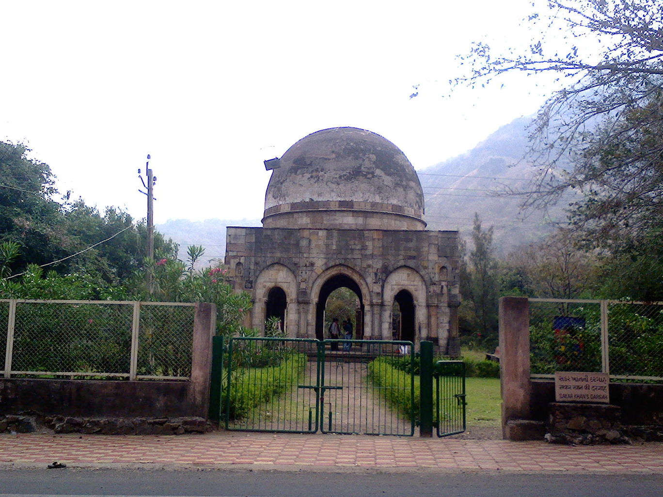 Photo of Champaner-Pavagadh Archaeological Park By MONALISA (hungrywanderer)