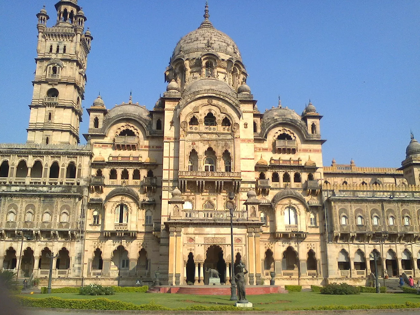 Photo of Lakshmi Vilas Palace By MONALISA (hungrywanderer)