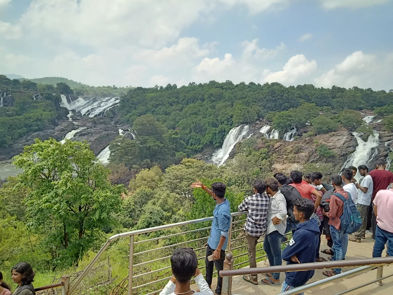 Photo of Barachukki Waterfalls By Sunodh RadhaSrinu