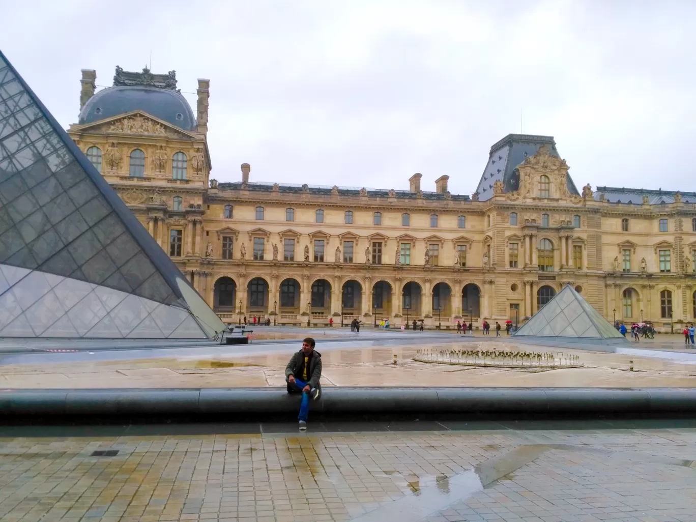 Photo of Paris By Gokul Chaurasia
