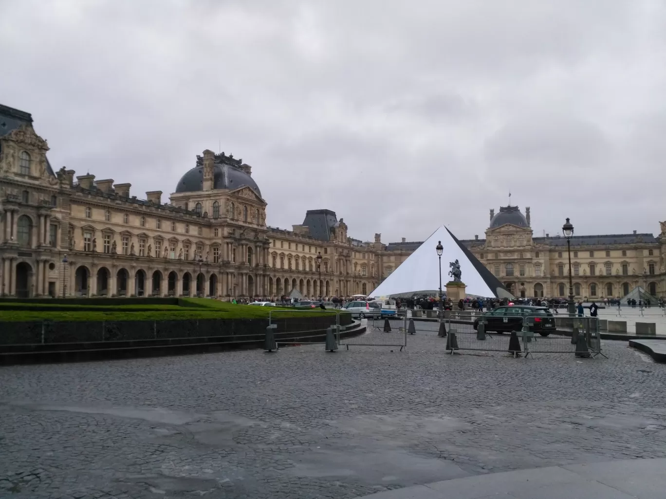 Photo of Paris By Gokul Chaurasia