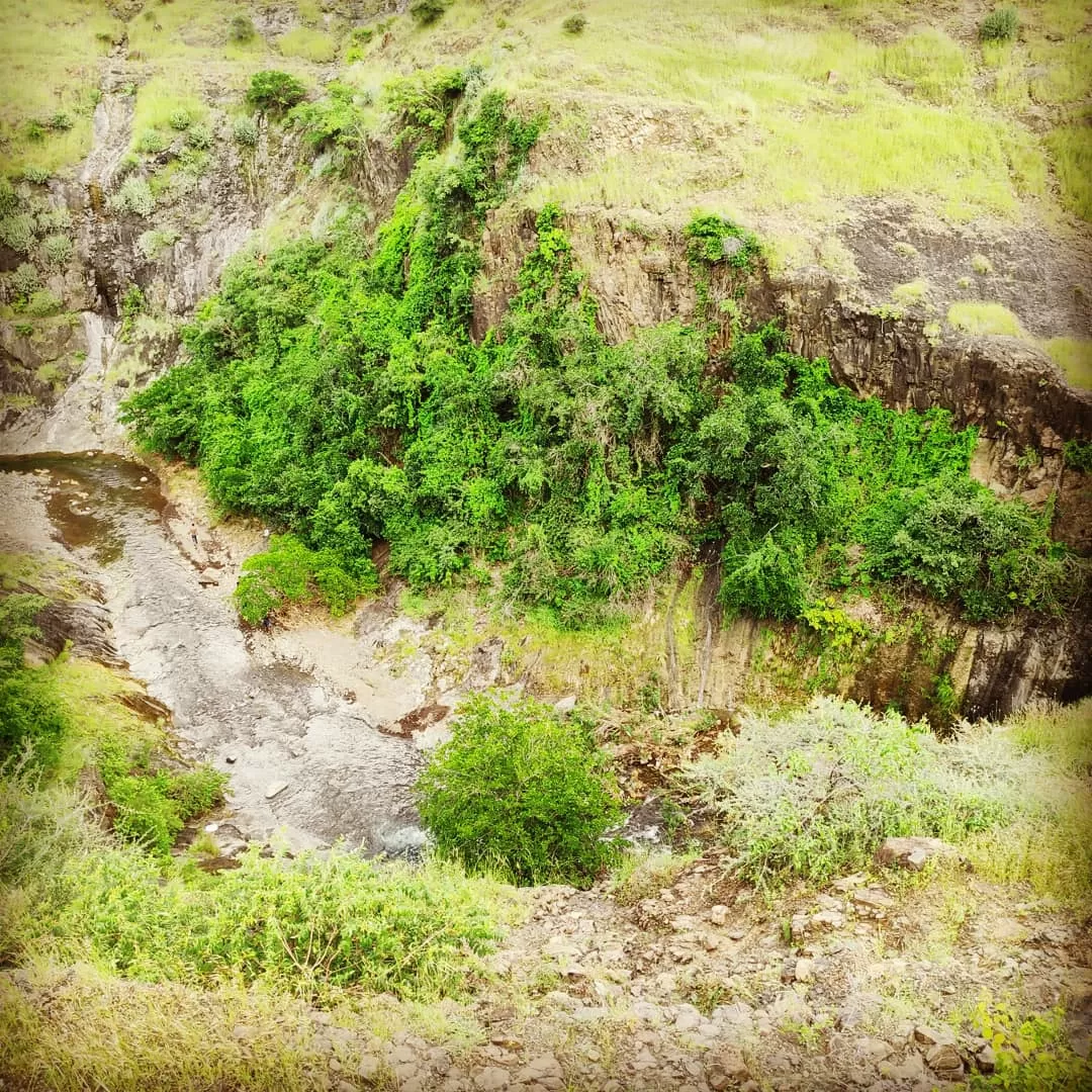 Photo of Dhumalwadi Waterfall Small By Vivek B