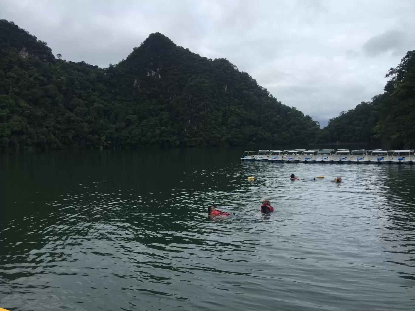 Photo of Dayang Bunting Lake (Tasik Dayang Bunting) By Daydreamer_PB