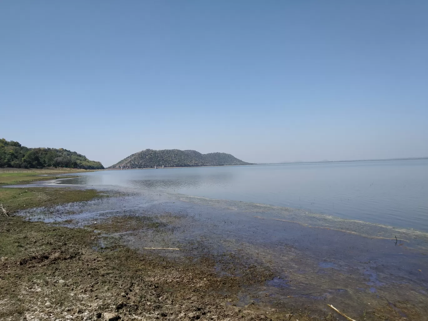 Photo of Khindsi Lake. By nilesh darvhekar