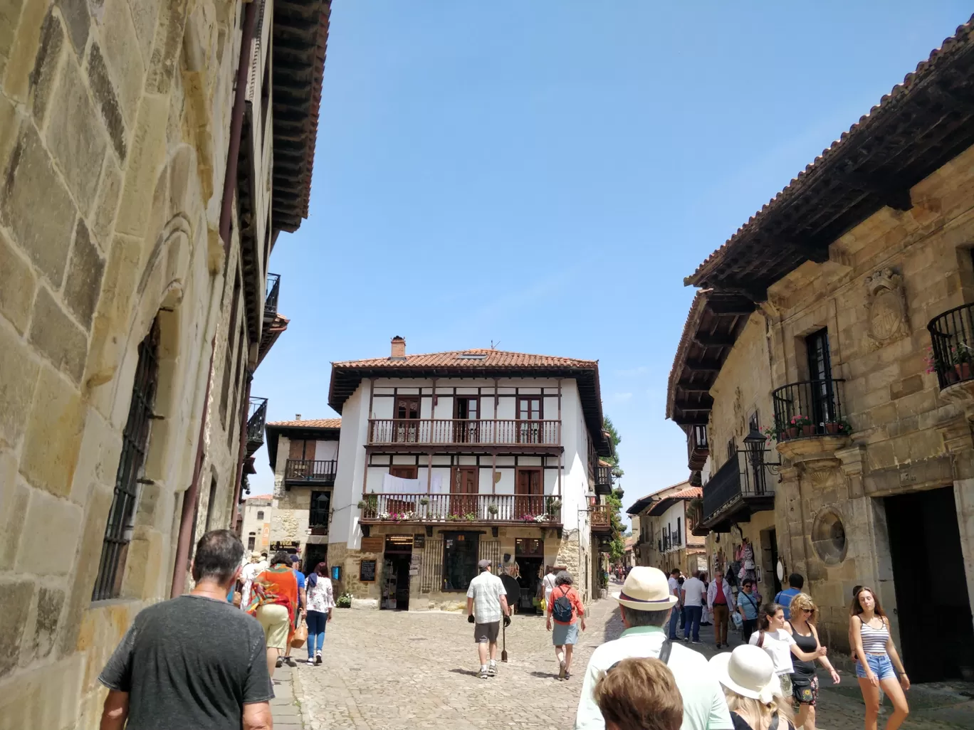 Photo of Santillana del Mar By Bhavarth Sheth