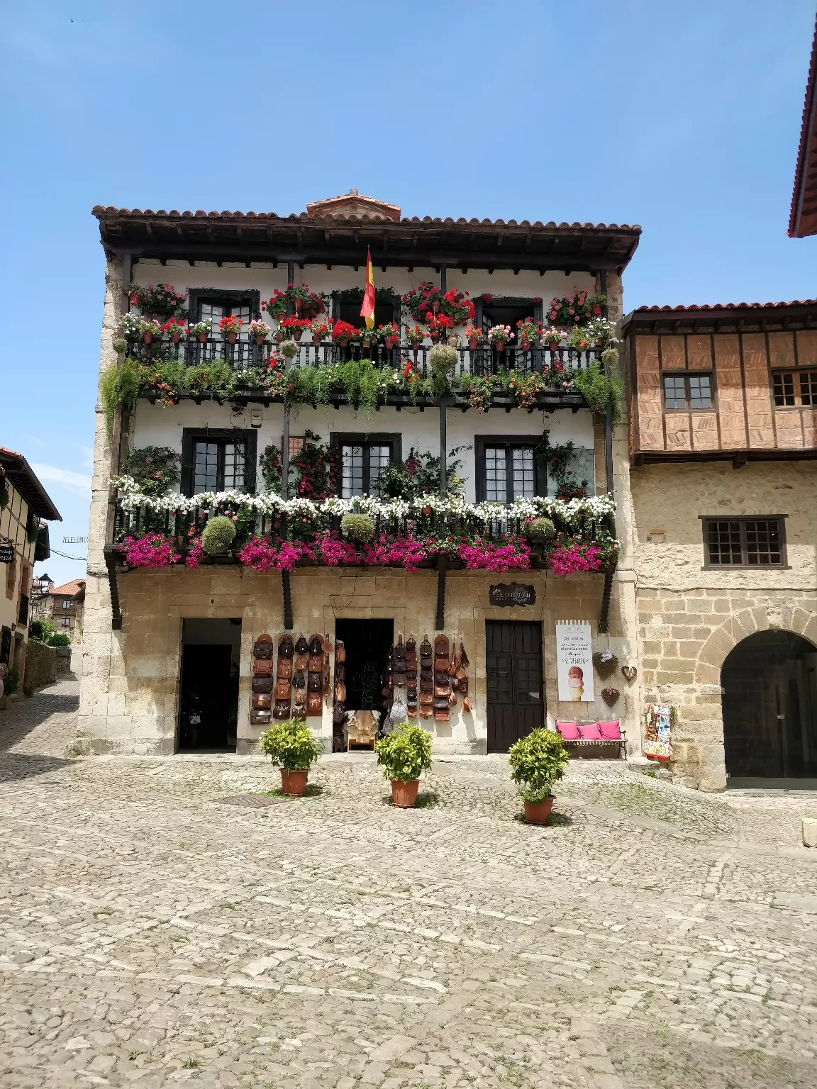 Photo of Santillana del Mar By Bhavarth Sheth