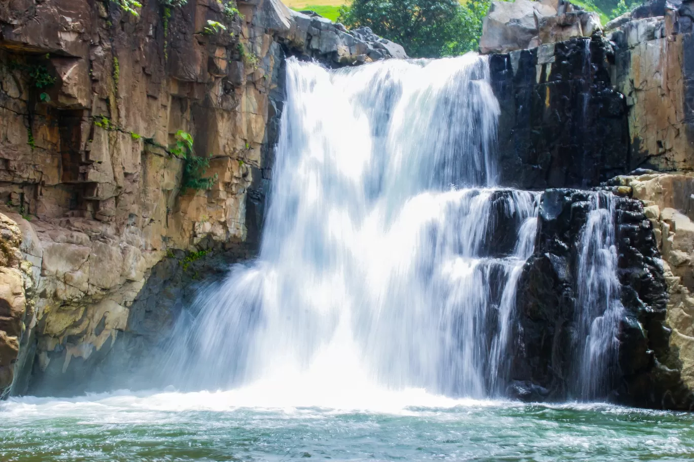 Photo of Zarwani Waterfall By ajit parmar