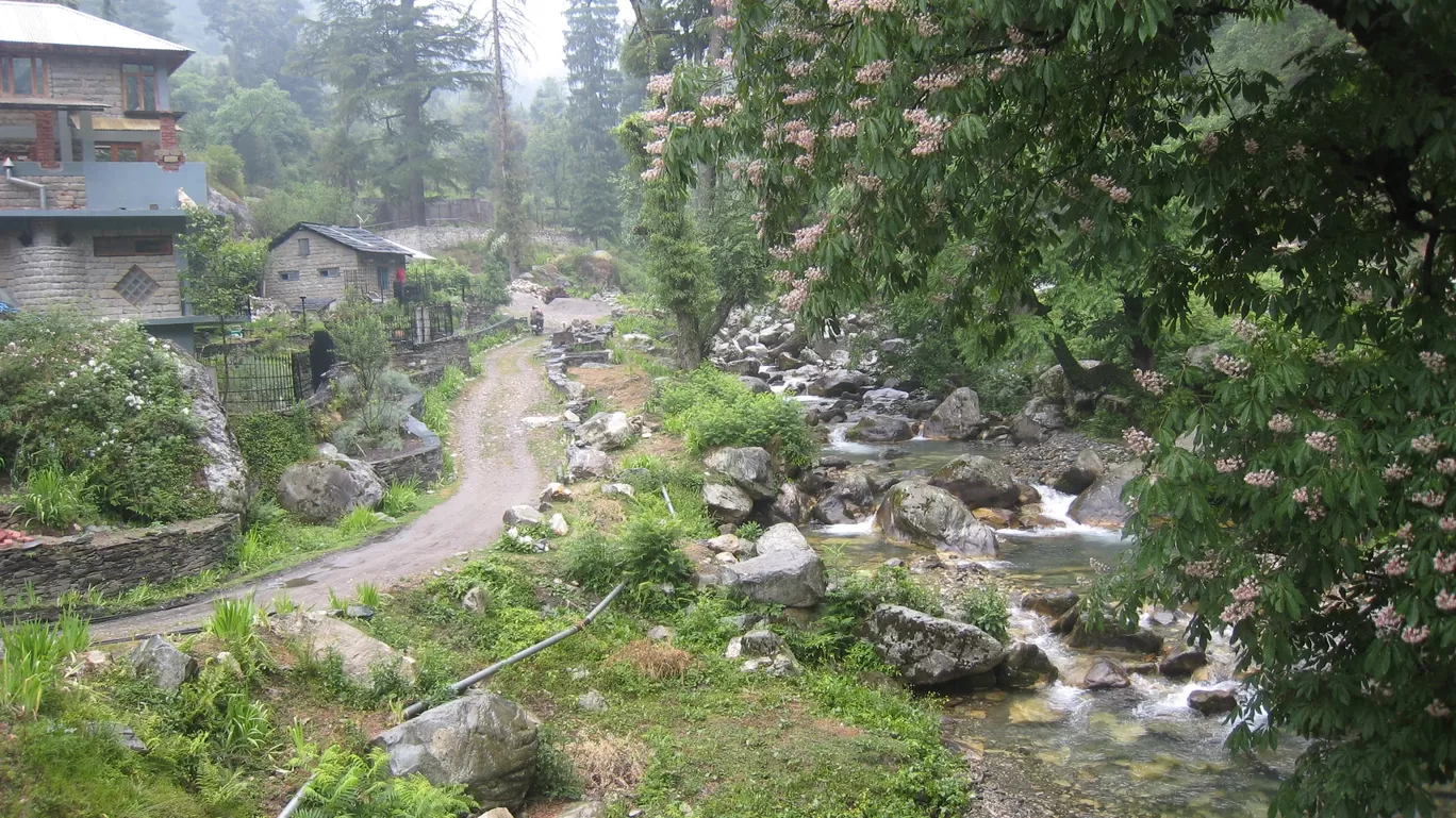 Photo of Jibhi By Gaurav Prakash Gupta