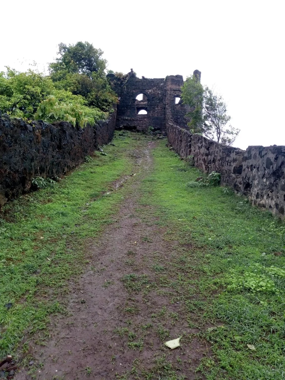 Photo of Korlai Fort By Deyasinee Bose