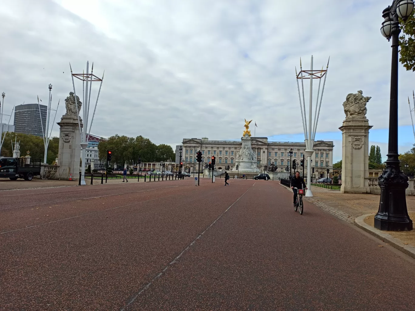 Photo of London By Tuhin Chaudhuri