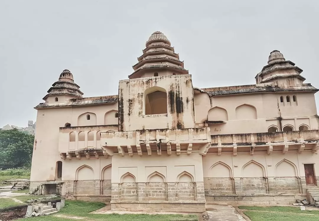 Photo of Chandragiri Fort Road By thesunnyside