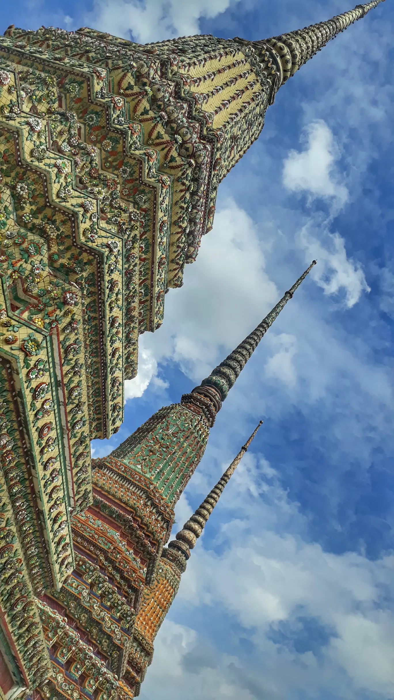 Photo of Wat Phra Chetuphon (Wat Pho) By UnderMyPinkUmbrella