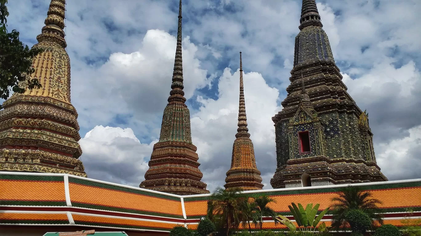Photo of Wat Phra Chetuphon (Wat Pho) By UnderMyPinkUmbrella