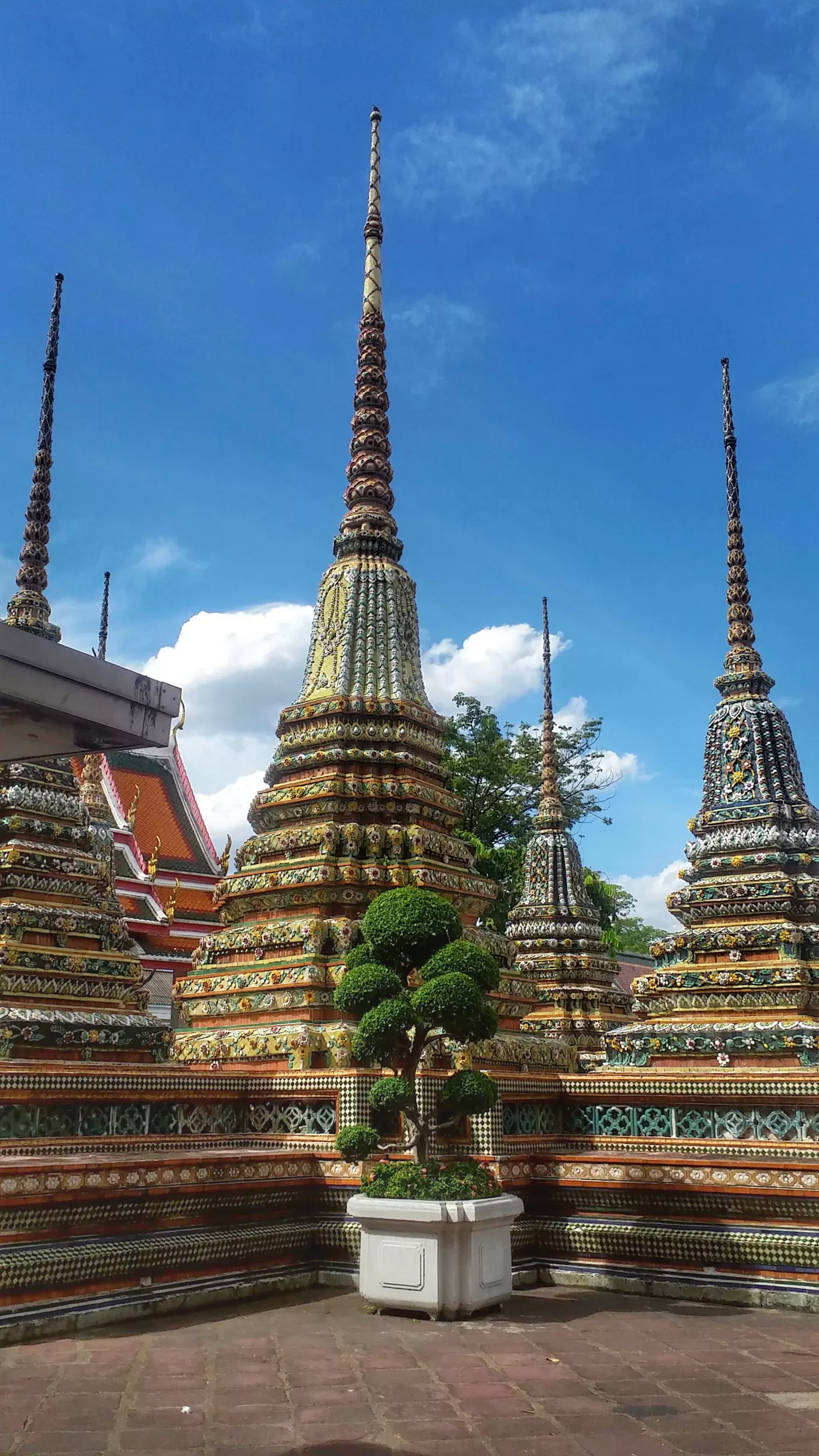 Photo of Wat Phra Chetuphon (Wat Pho) By UnderMyPinkUmbrella