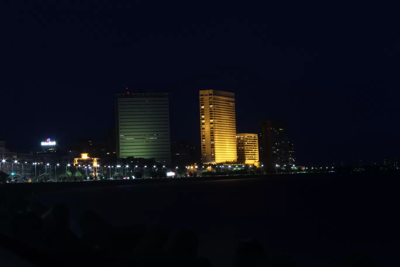 Photo of Marine Drive By Vaibhav Mishra