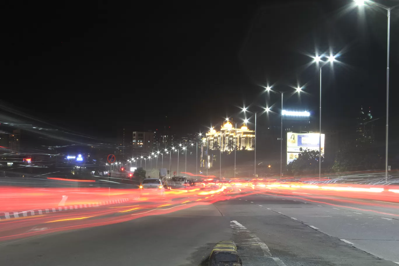 Photo of Marine Drive By Vaibhav Mishra
