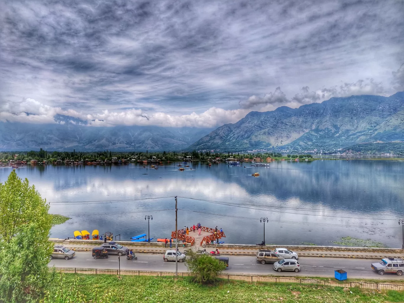 Photo of Dal Lake By anubhavibiker