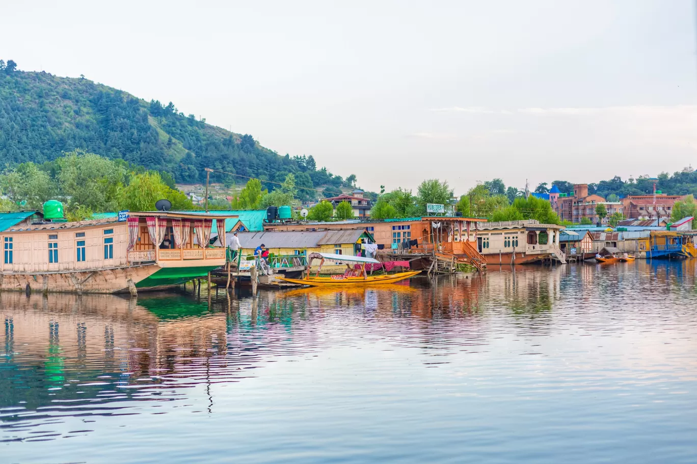 Photo of Dal Lake By anubhavibiker