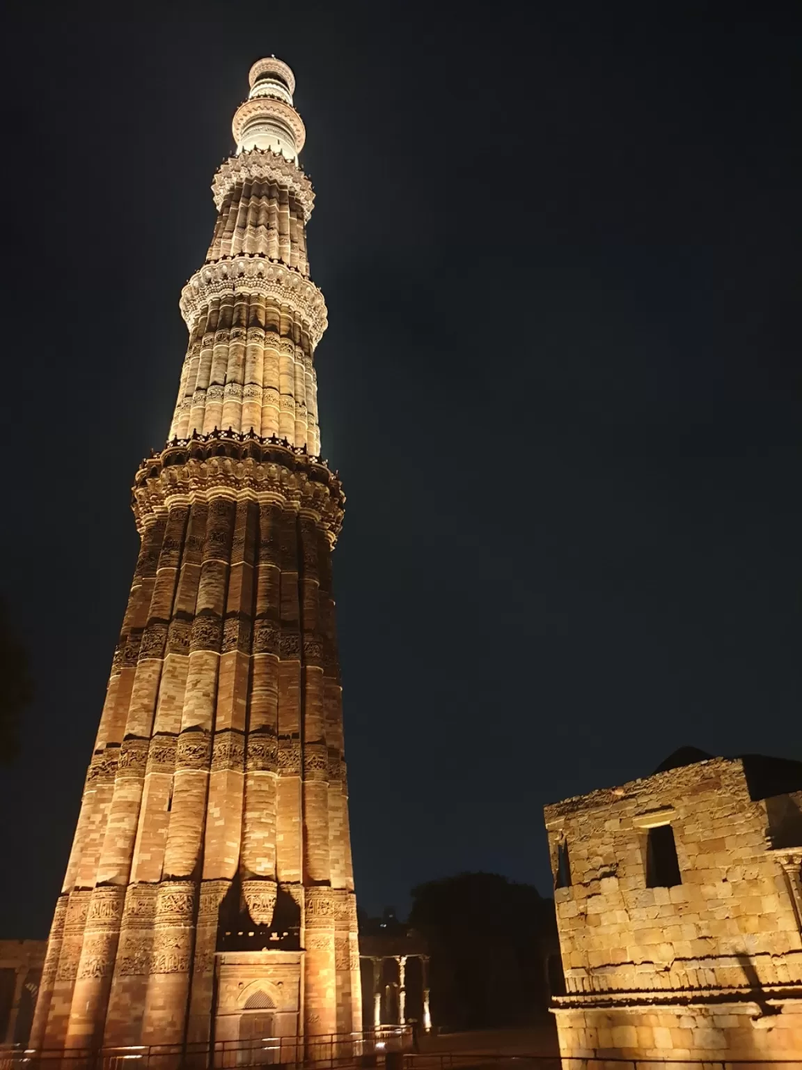 Photo of Qutub Minar By Aditya Kumar Sahoo