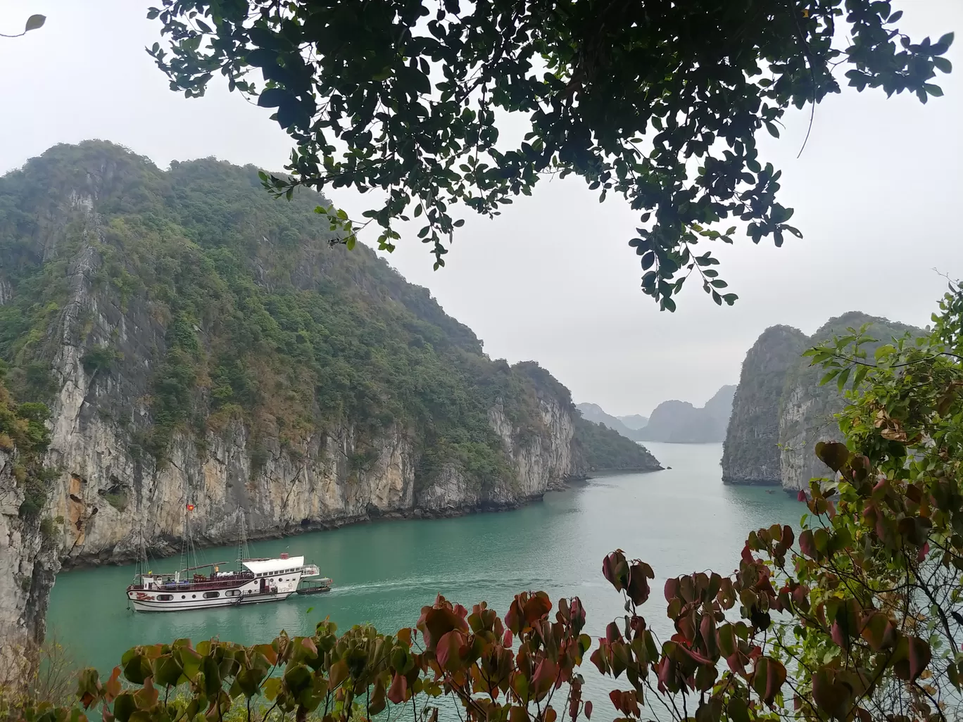 Photo of Bai Tu Long Bay By Deepanshi Dhamija