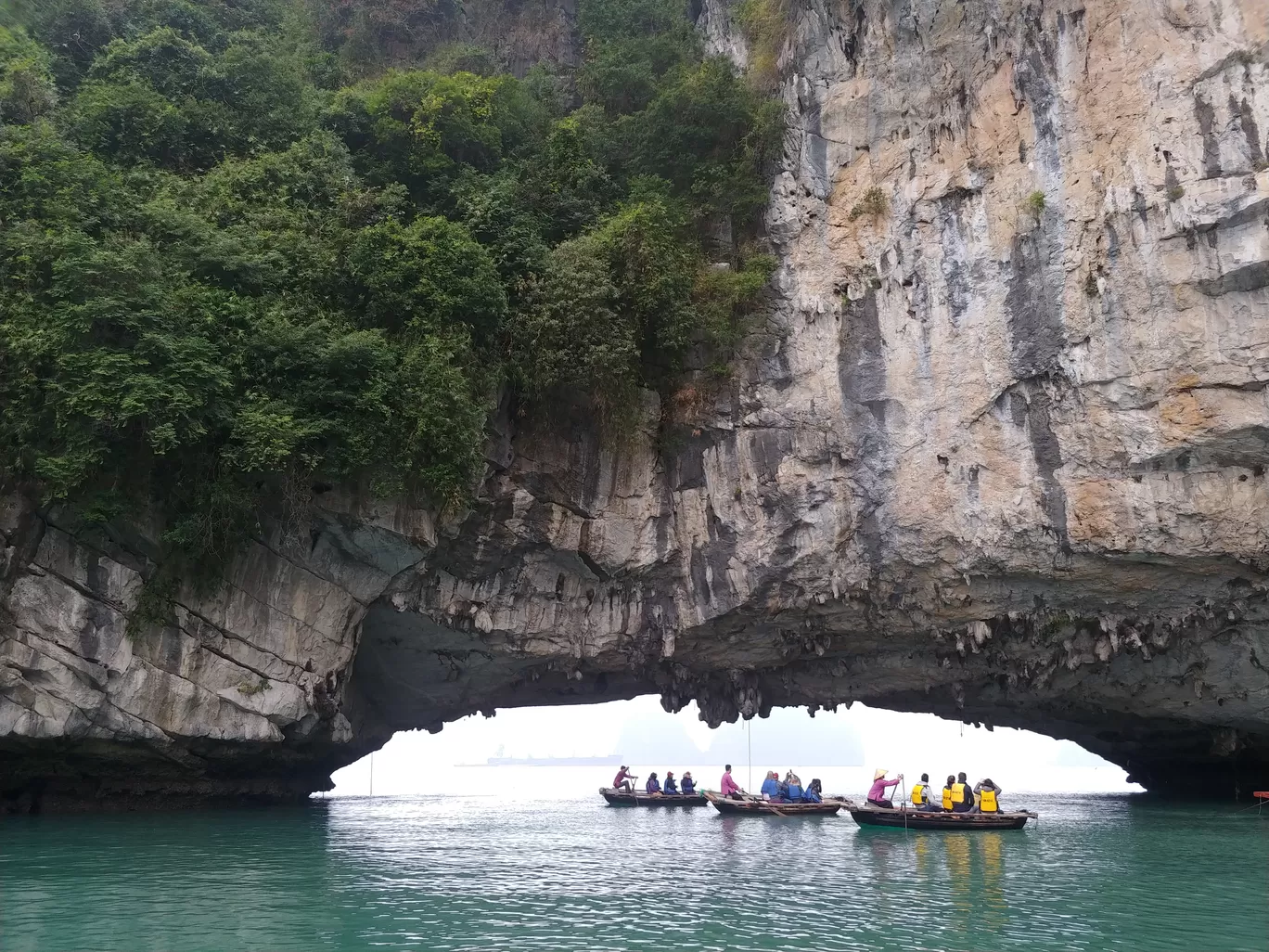 Photo of Bai Tu Long Bay By Deepanshi Dhamija
