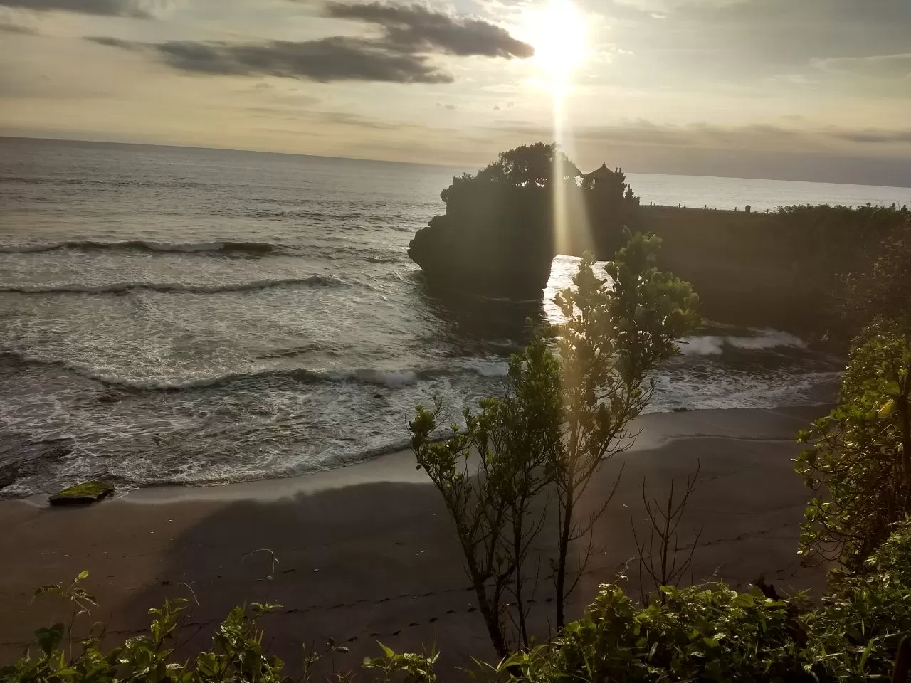 Photo of Tanah Lot By Avisha Sharma