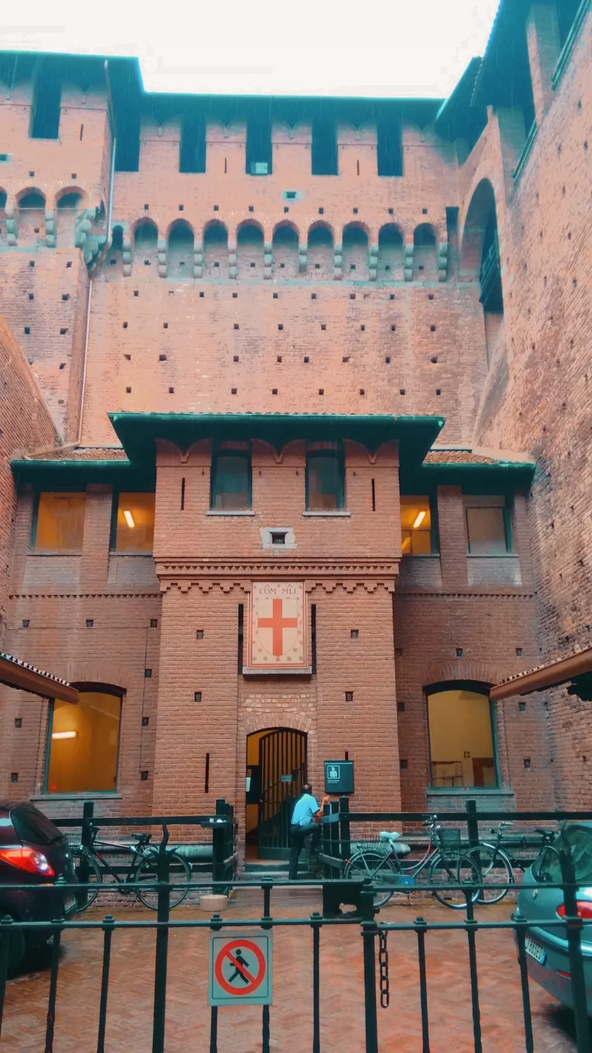 Photo of Sforzesco Castle By Rohan Deshmane