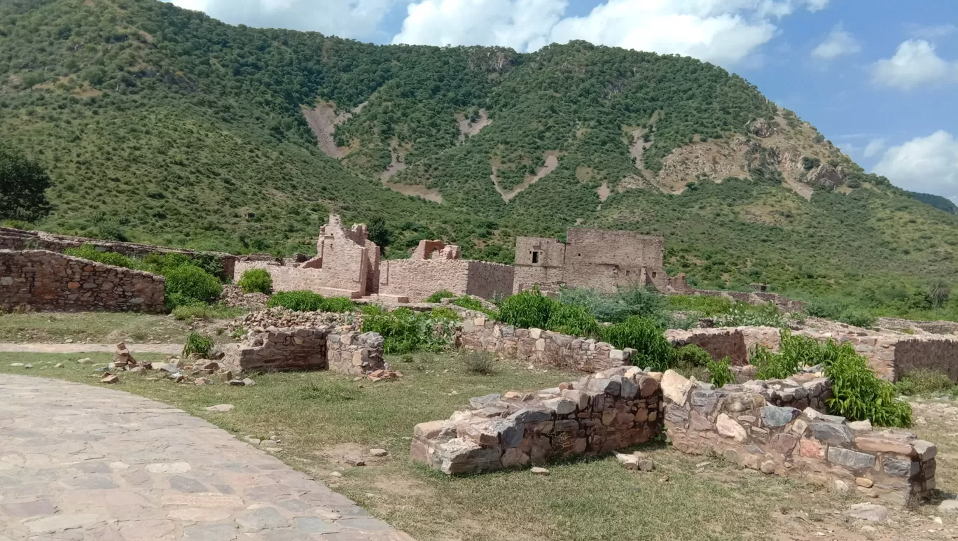 Photo of Bhangarh Fort By Navdeep kaushik