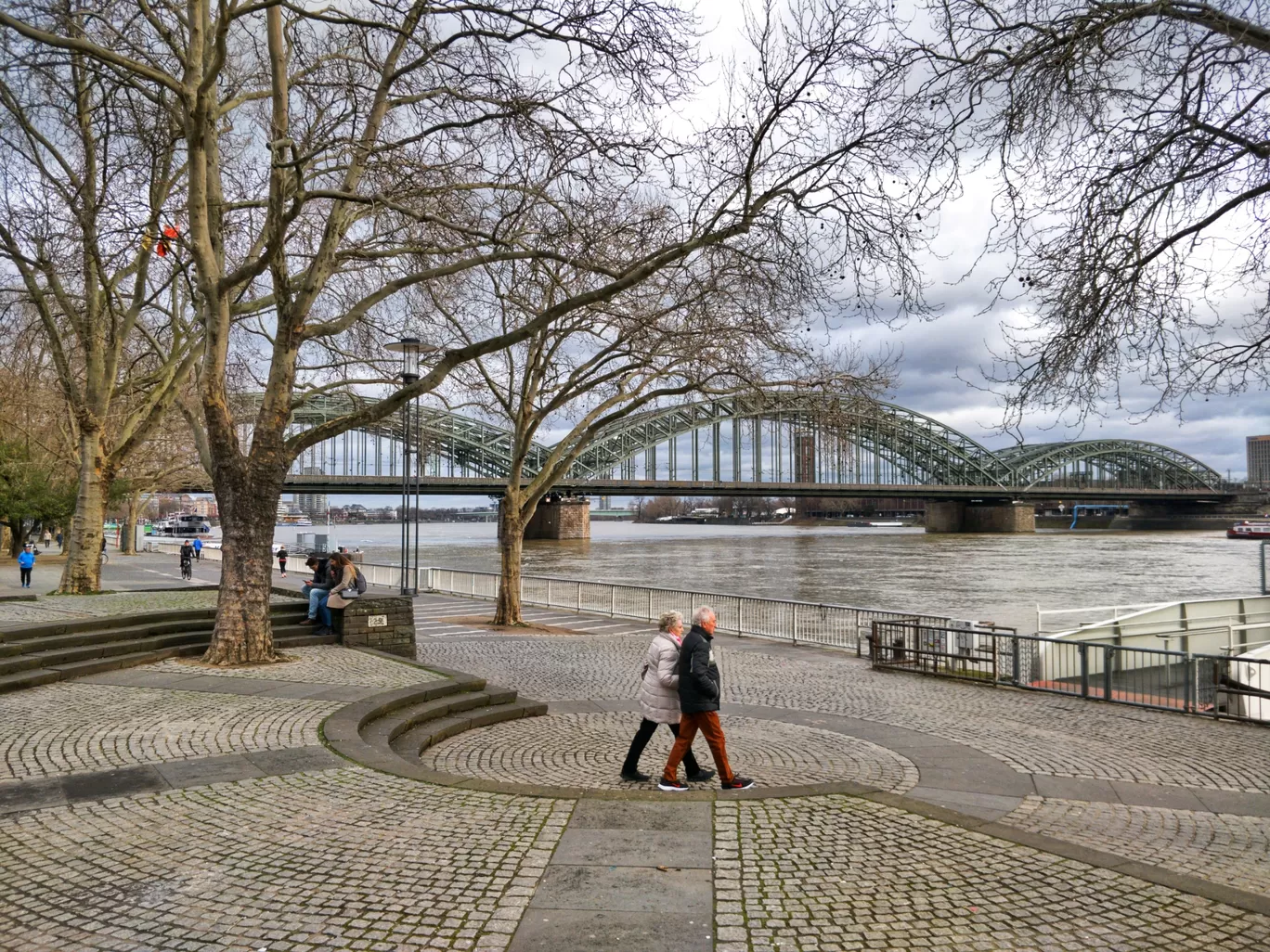 Photo of Rheinpromenade Köln-Deutz By Manish Vinayak