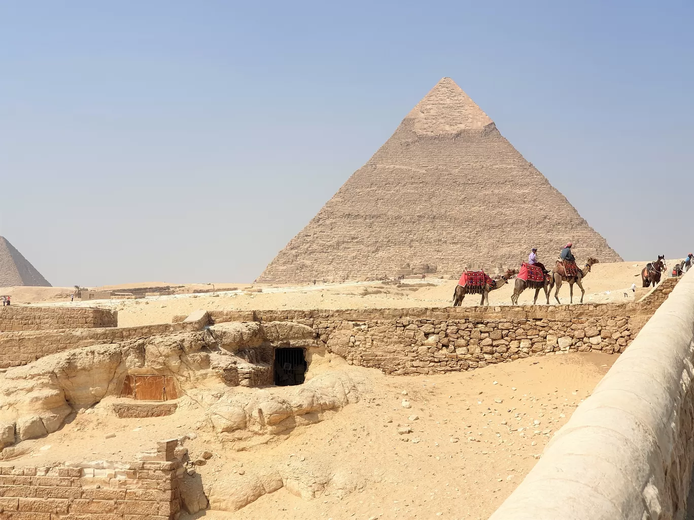Photo of Giza Necropolis By Anmol Jolly