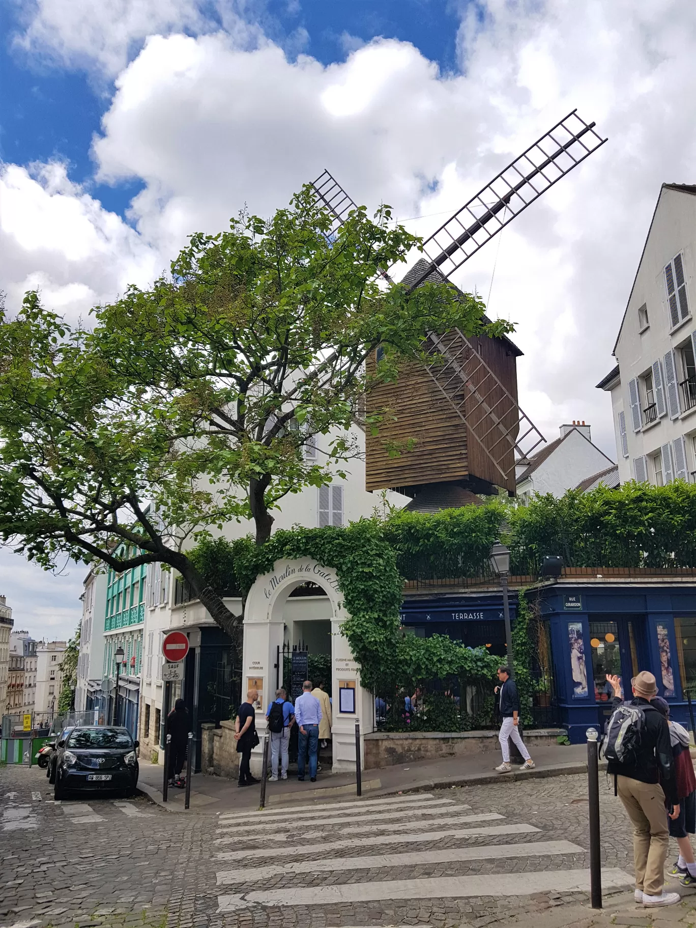 Photo of Montmartre By Anmol Jolly