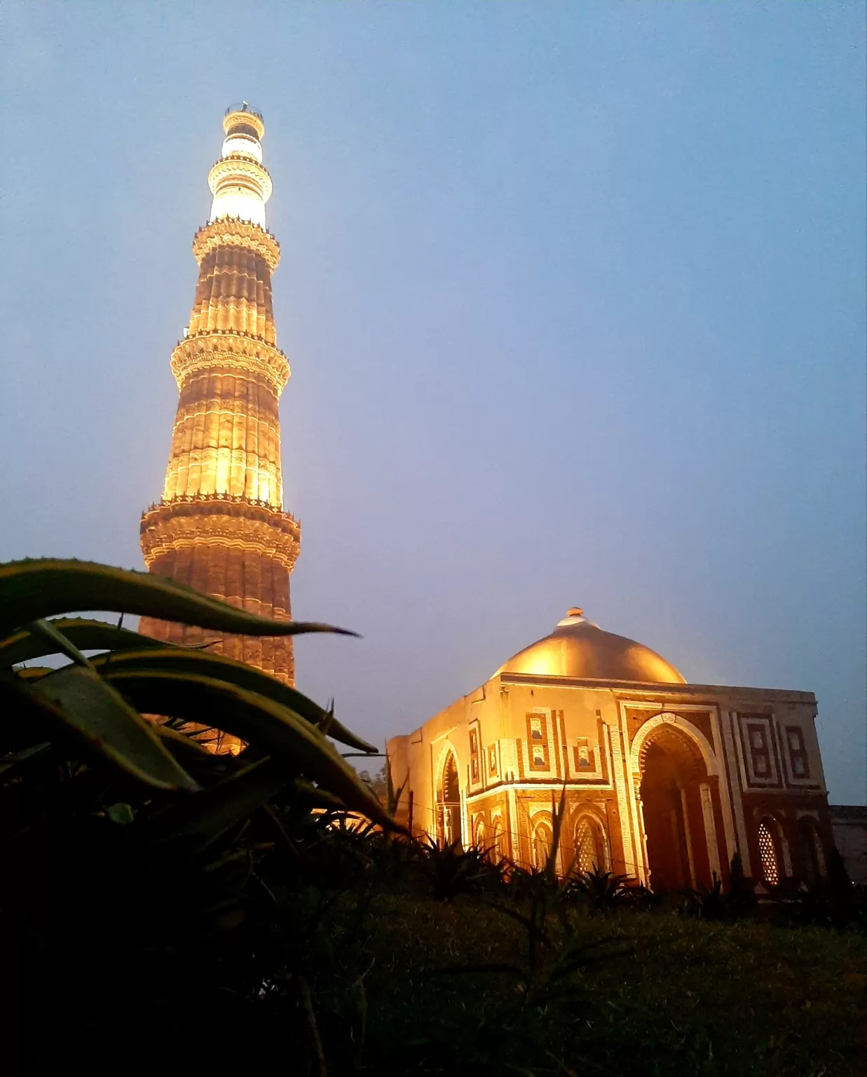 Photo of Qutub Minar By Uttam SUTHAR