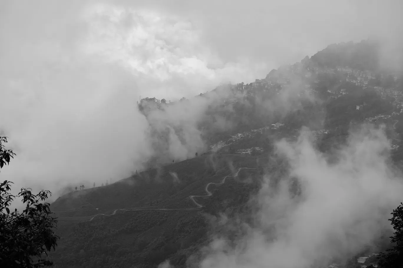 Photo of Darjeeling By Soumik Neogi