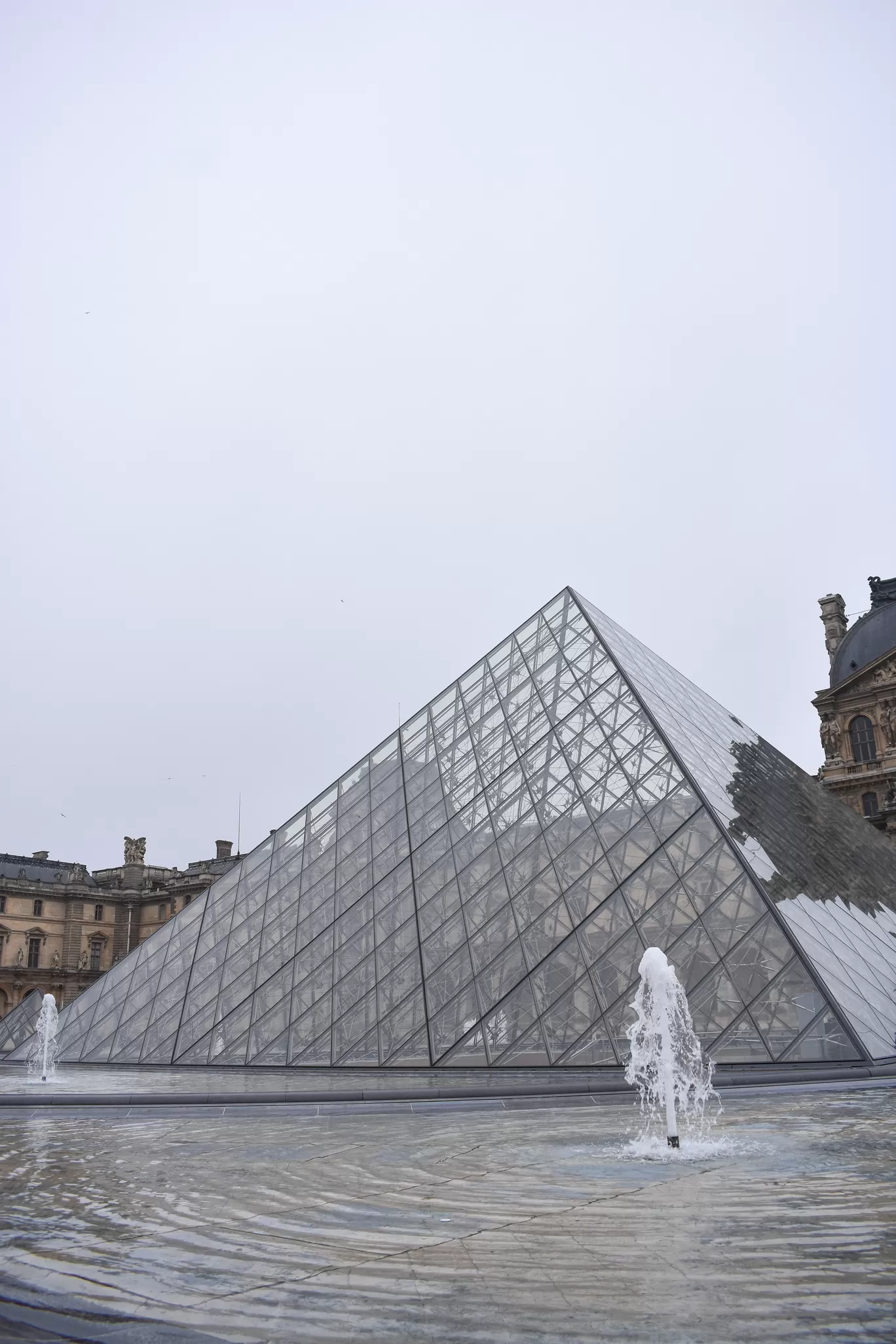 Photo of Louvre Museum By Naman_kumar