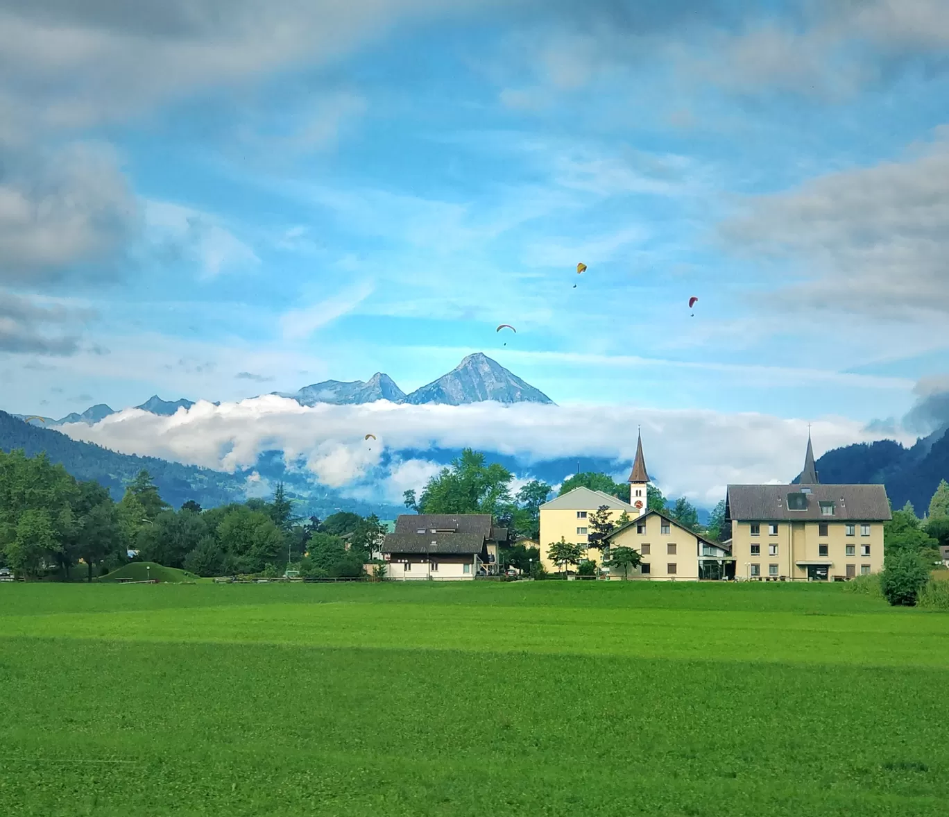 Photo of Lauterbrunnen By Aditya Tambe