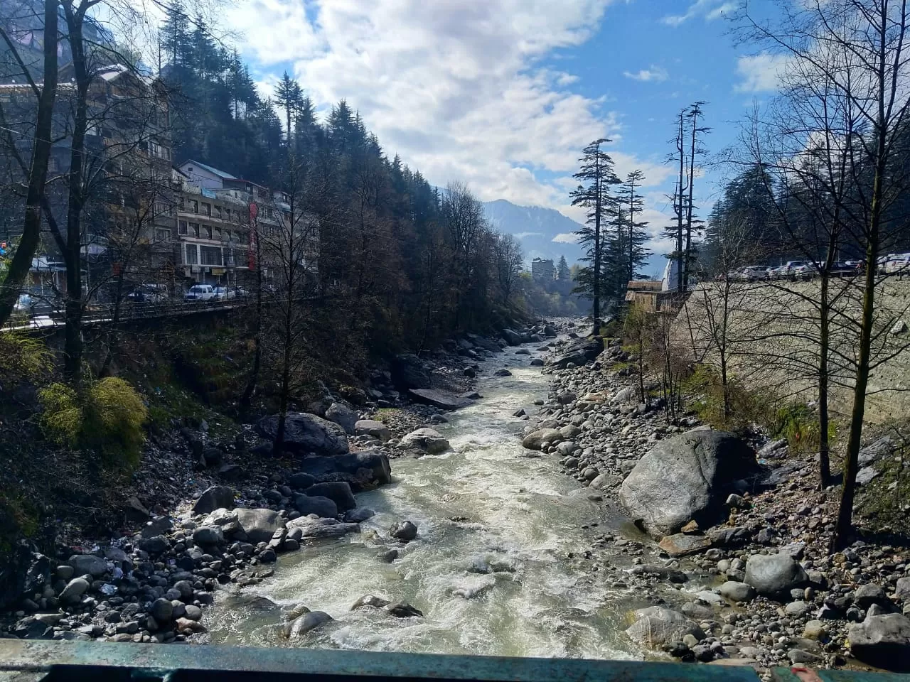 Photo of Kullu - Naggar - Manali Road By krutarth dabgar