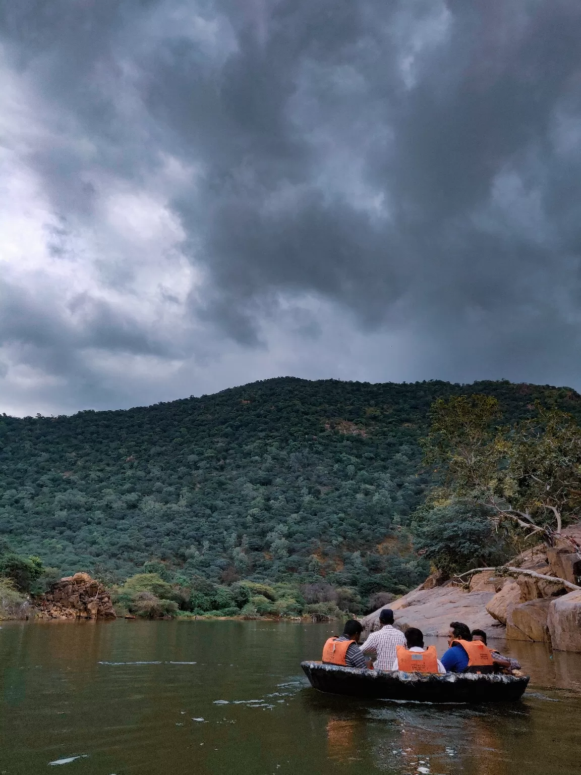 Photo of Hogenakkal Waterfalls By Dhenesh Annamalai