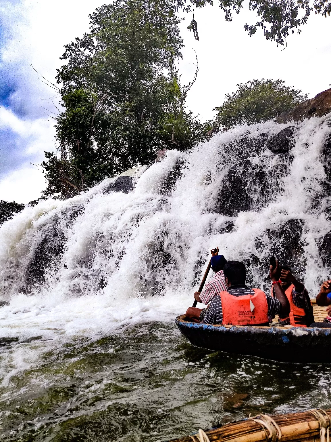 Photo of Hogenakkal Waterfalls By Dhenesh Annamalai