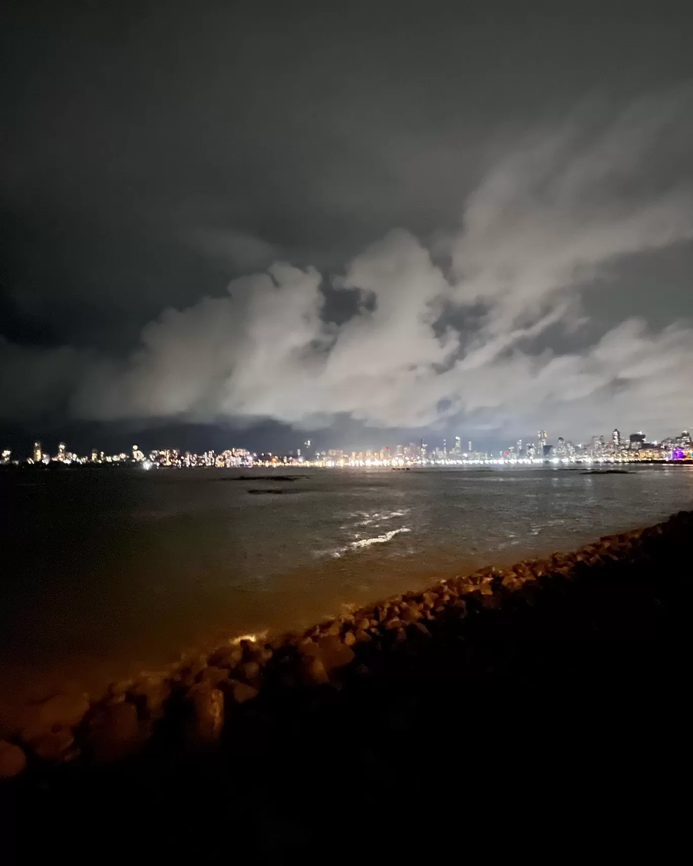 Photo of Mumbai By Srishti (still.winds)